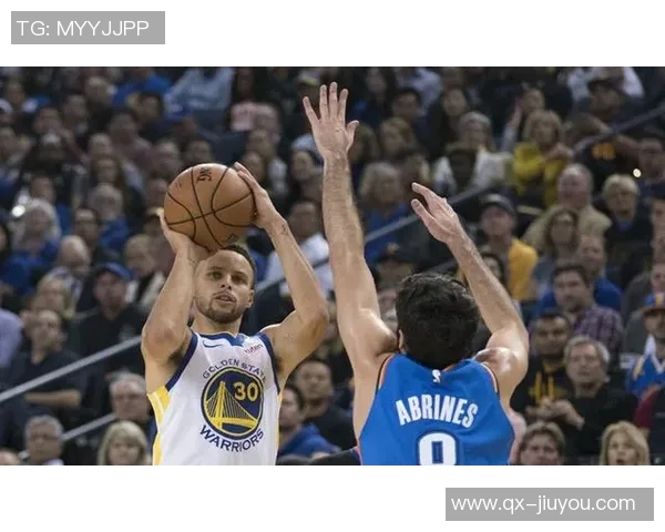 库里赛季初表现惊艳场均333分助攻和抢断数据同样出色 库里赛季初表现惊艳场均333分助攻和抢断数据同样出色