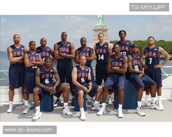 森保一赛后发布会长达47分钟向记者比心展现亲和力