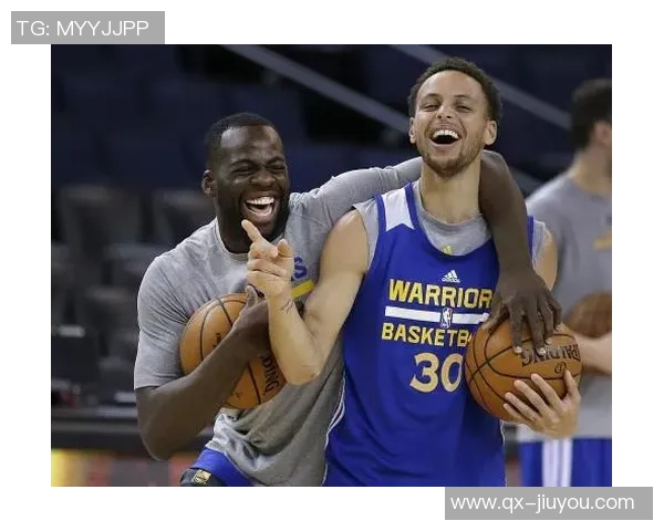 追梦与库里携手共进各展风采共同引领球队的精彩旅程