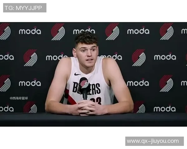 克林根谈与杨瀚森默契配合每日争抢篮板共同提升技艺