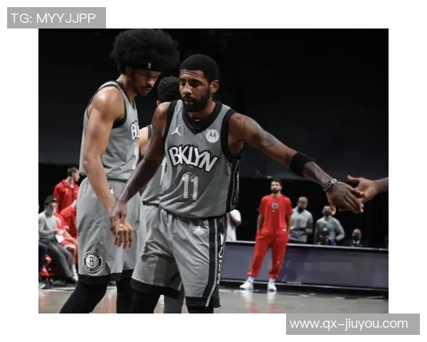 西蒙斯豪泽米诺特三人联手发威合砍53分助力球队逆转胜利